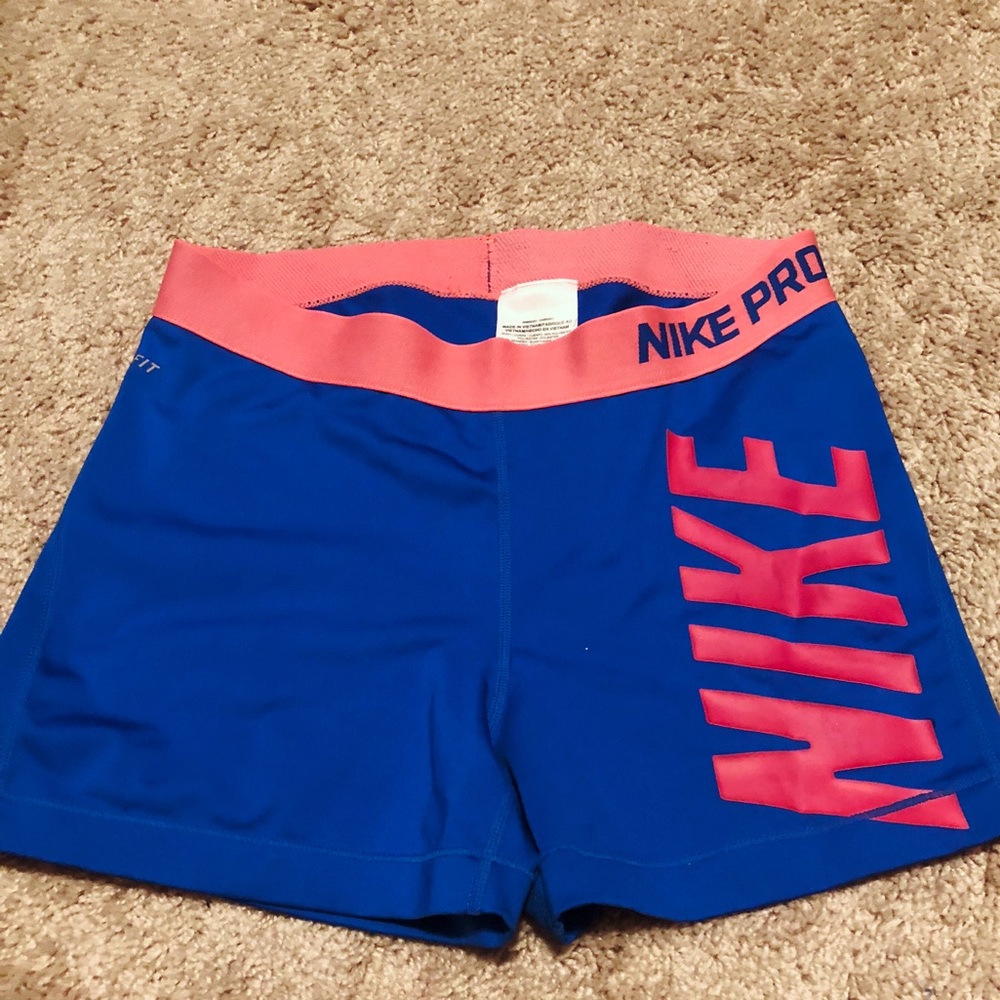 Small Nike shorts blue